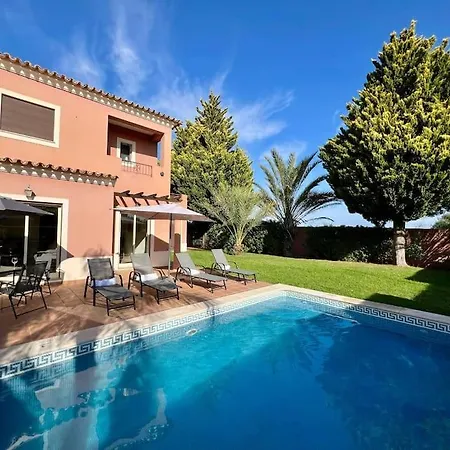 Gated Family With Private Pool And Garden *
