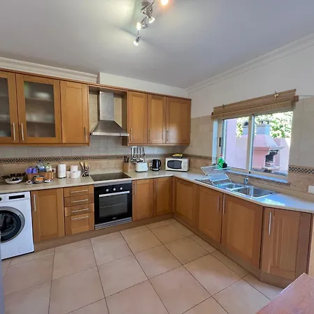 Gated Family With Private Pool And Garden *